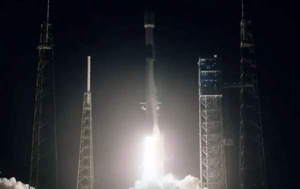  SpaceX вывела на орбиту новую партию спутников Starlink 