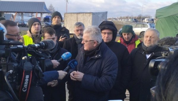 Польські фермери призупиняють блокаду кордону у Медиці до початку січня