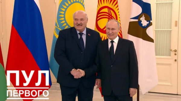 Лукашенко прилетел к Путину и угрожает Украине 