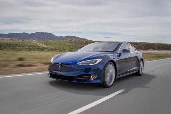 Tesla is recalling its electric cars again: 120 thousand cars may have problems with the doors 