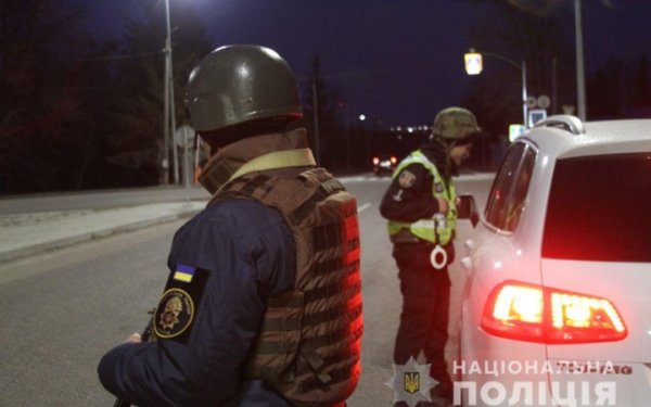“The TCC is interested in them”: a representative of the National Police told what to expect> Illustrative photo </p>
<p>Deputy Head of the Department of Preventive Activities of the National Police Anatoly Seredinsky said on the telethon that law enforcement officers will detain curfew violators on New Year's Eve. They will be taken to police stations. They can also arrange a meeting with the TCC, reports RBC-Ukraine. </p>
<p>Seredinsky explained that the curfew in Ukraine will not be lifted, and the police will strengthen security measures throughout the country. In particular, the events will concern the mass presence of citizens in public places.</p>
<p>He added that about 30 thousand police officers will ensure order for the New Year in Ukraine. </p>
<p>Curfew violators will be taken to police stations “to establish what happened in the life of each citizen who deliberately left in violation of the curfew. Our recruitment centers are also very interested in these people.”</p>
<p >In early December, the Kiev City Military Administration announced that there would be no mass measures in Kiev for the New Year, and a curfew would be in effect at night. <b>The curfew for the winter holidays in Kyiv will operate as usual – from 00:00 to 05:00</b>.</p>
<p>On December 9, the Verkhovna Rada supported the bill on fines for violating the curfew . For individuals, the fine will range from 8,500 to 17,000 hryvnia. If there is a repeated violation within a year, the fine will be twice as large.</p>
<p>For business, the punishment is more severe. For violation, the entrepreneur will have to pay from three thousand to six thousand rubles. This is from 51,000 to 102,000 hryvnia. In case of repeated violation, the fine will double.</p>
<p><!--noindex--></p>
<p><a rel=