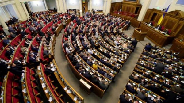 Штрафы за нарушение комендантского часа: Рада не поддержала закон в целом