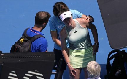 
"Будто кто-то выстрелил в спину": Свитолина со слезами снялась с матча на Australian Open (видео)
