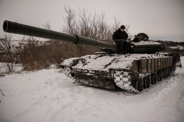 Ukrainian tank crews showed how the T-64 tank works 