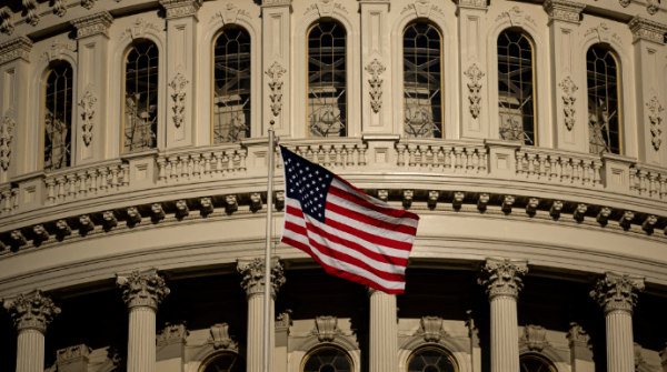 Politico: На следующей неделе Конгресс США во второй раз может принять временный проект финансирования правительства