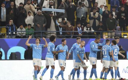 
"Наполи" одержал разгромную победу и стал первым финалистом Суперкубка Италии (видео)
