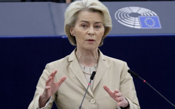 Von der Leyen presented the EU industrial defense strategy based on >President of the European Commission Ursula von der Leyen in the European Parliament, 28 February 2024 </p>
<p>The head of the European Commission Ursula von der Leyen presented in the European Parliament her future European Industrial Defense Strategy, which will focus on joint procurement.</p>
<p> write Euronews.</p>
<p> p> </p>
<p>By <b>bringing countries together to order weapons, ammunition and other military equipment</b>, the EU would send a “strong signal” to the private sector and stimulate domestic production, she said. </p>
<p>“This means turbocharging our defense industrial potential in the next five years,” the European official emphasized.</p>
<p>The bloc has resorted to joint procurement to cope with the most acute crises of recent years. For example, the European Commission organized the <b>purchase of coronavirus vaccines</b> to prevent the 27 member states from competing with each other. A similar scheme was used to <b>purchase non-Russian gas after the energy crisis</b>.</p>
<p>Subscribe to our Google News</p>
<p>The industrial defense strategy will follow this template, von der Leyen explained, and will also direct EU funds to the most effective projects.</p>
<p>The publication notes that now the use of EU funds is strictly limited to industrial, research and innovation purposes, since the agreements prohibit financing operations of a military or defensive nature from the general budget. Therefore, the bloc supplies weapons to Ukraine through an off-budget instrument called the European Peace Facility (EPF), which partially reimburses the cost of donations. The EPF has been dormant for months due to a prolonged Hungarian veto and domestic reforms.</p>
<p>Legal debate on the issue has now moved to the European Investment Bank (EIB). Its new president, Nadezhda Calvino, has promised to increase stimulation of the bloc's defense industry. However, the bank's current rules limit funding to dual-use technologies that also have civilian applications. Artillery shells, for example, will be excluded.</p>
<p>Von der Leyen supported Calvino's call, arguing that “the defense industry in Europe needs access to capital,” especially from small and medium-sized companies. </p>
<p>“I would like us to think more broadly. In the end, this is about Europe taking responsibility for its own security,” she said.</p>
<ul>
<li>The President of the European Commission also proposed redirecting proceeds from the frozen assets of the Russian Central Bank to purchase weapons for Ukraine . </li>
</ul>
<p><!--noindex--></p>
<p><a rel=