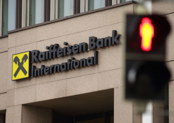 The income of the parent Raiffeisen Banks fell by 67% 