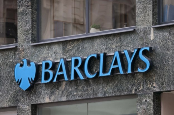 Barclays Bank stops lending to oil and gas production at the request of environmentalists