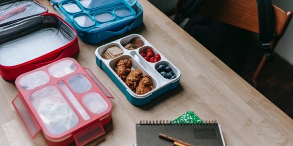 What to put in a child's lunch box: a nutritionist told what schoolchildren's nutrition should be