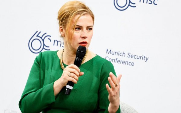 The threat from the Kremlin should be felt by all NATO members, and not just the Baltics /></p>
<p> Prime Minister Latvia Evika Silina, Munich Security Conference, 18 February 2024 </p>
<p>The threat from the Kremlin should be felt by all NATO members, not just the Baltic countries, and Europe is losing precious time in discussions.</p>
<p>This is during the Munich Latvian Prime Minister Evika Silina emphasized the security conference, writes Ukrinform.</p>
<p>According to her, Europeans must be fast and decisive, and also have enough political will to start producing more weapons without delay.</p >
<p>“We lose because we get immersed in discussions, wasting precious time. Latvia currently allocates 2.4% of GDP to defense, and we plan to allocate 3% of GDP. This is a strong message for all other countries in the EU and NATO that we must act very quickly,” Silina said. security”, it is difficult for European countries to develop the economy and international trade.</p>
<p>Silinia adds that the entire Alliance, and not just the Baltic countries, should feel the threat from Russia’s actions, because they are also part of NATO.</p>
<p The Latvian Prime Minister emphasized that Europe must be quick and decisive in its decisions. “We must understand that we no longer have time,” stated Silinya.</p>
<ul>
<li>The head of the Presidential Office Andriy Ermak said in Munich that inviting Ukraine to NATO at the anniversary summit this year would be powerful a signal to Putin. He believes that the uncertainty in Kyiv's admission to the military Alliance will allow Russia to justify the continuation of the war.</li>
</ul>
<p><!--noindex--></p>
<p><a rel=