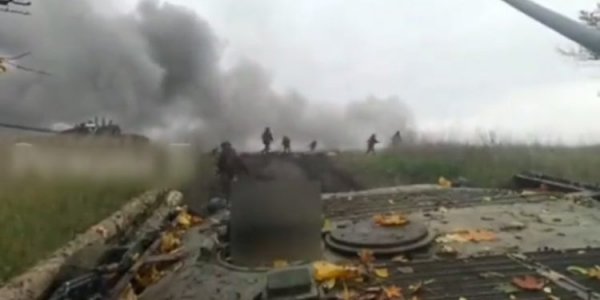 Near Novomikhailovka, soldiers from the 72nd brigade destroyed an entire column of enemy armored vehicles (VIDEO)