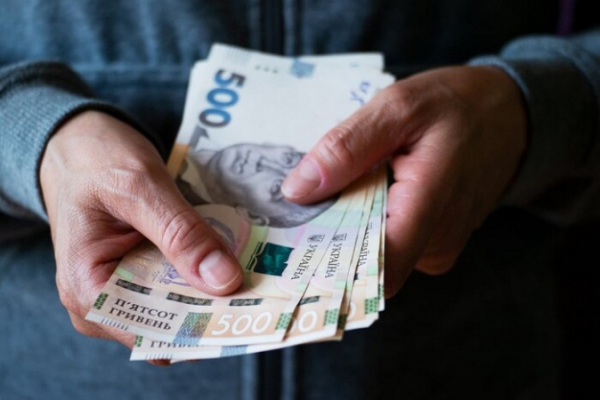 Average salary in February increased by 500 hryvnia 