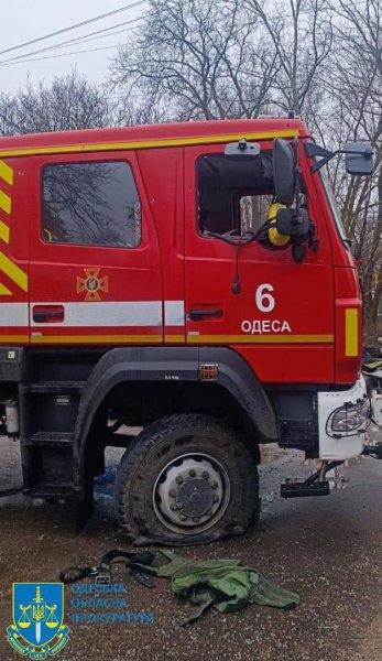 As a result of the attack on Odessa, 16 people were killed, 73 were injured. Rescue vehicles in Odessa were damaged. </p></img>
<p><p><img decoding=