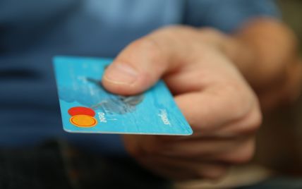  Why a bank can block a card : common reasons 