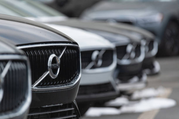 Volvo shares rose by amid record sales 