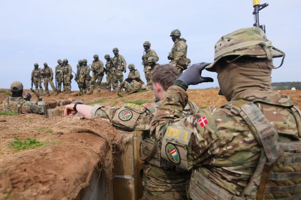 Instructors from Denmark are training Ukrainian military in the UK 