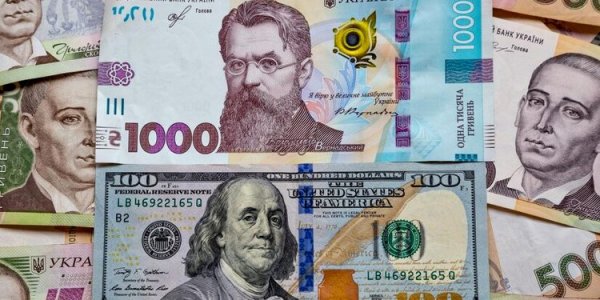 NBU explained the reasons for the devaluation hryvnia and the increase in the dollar exchange rate in March