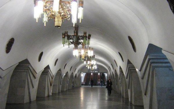 Two metro stations and more than 350 other names were de-Russified in Kharkov