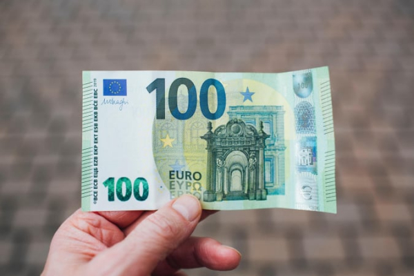 The euro collapsed on the interbank market: exchange rates on the evening of April 10