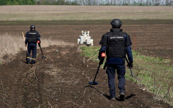 During the week, demining teams cleared almost 5,000 explosive objects