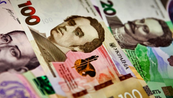 Bankers expect the hryvnia to weaken amid currency liberalization 
