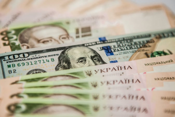 Official rate: NBU strengthened the hryvnia by 10 kopecks 