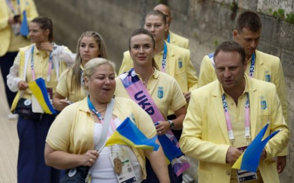  2024 Olympics opening ceremony: how the Ukrainian team sailed in a boat (photos, video) 