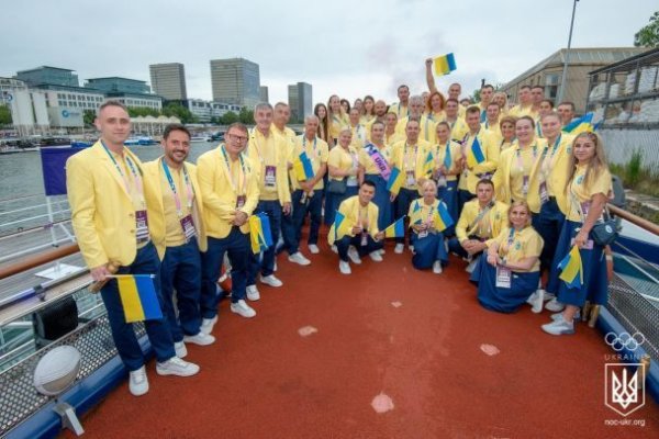  Opening ceremony of the 2024 Olympics: how the Ukrainian team sailed on a boat (photo, video) 