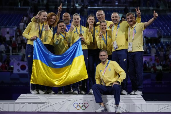  Crazy joy: the most striking photos of Ukrainian sabre fencers after winning gold at the 2024 Olympics 