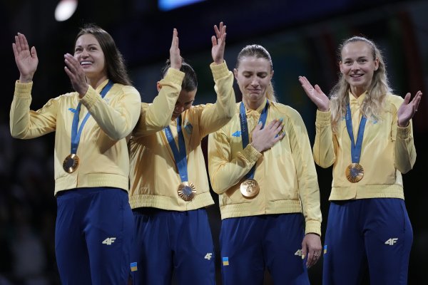  Crazy joy: the most striking photos of Ukrainian sabre fencers after winning gold at the 2024 Olympics 