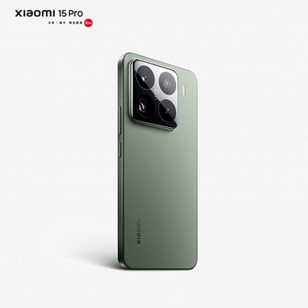 Xiaomi demonstrated the new flagship smartphone 15 Pro (PHOTO)