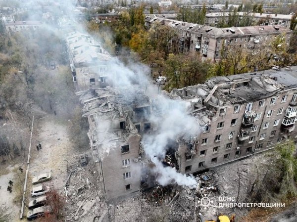 Russia hits multi-story building in Krivoy Rog with ballistics, authorities report attack consequences (PHOTOS)