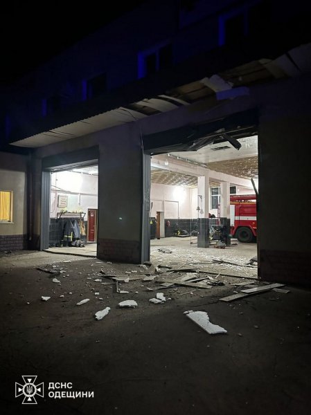 The regional prosecutor's office showed the consequences of the evening attack by the Russian Federation on the fire station in Odessa (PHOTO)