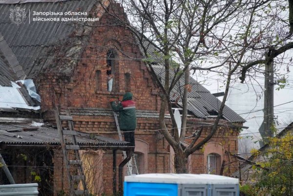 Fedorov showed the scale of destruction after the Russian airstrike in Zaporozhye (PHOTOS and VIDEO)