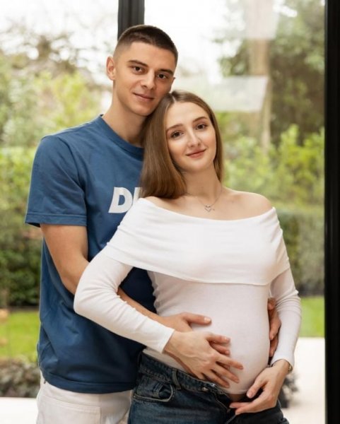  Ukrainian national team and Premier League club footballer to become a father - his wife is pregnant: touching photos 