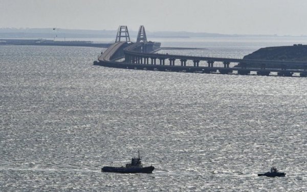 Tankers carrying fuel for warships wrecked in Kerch Strait, – Greenpeace Ukraine