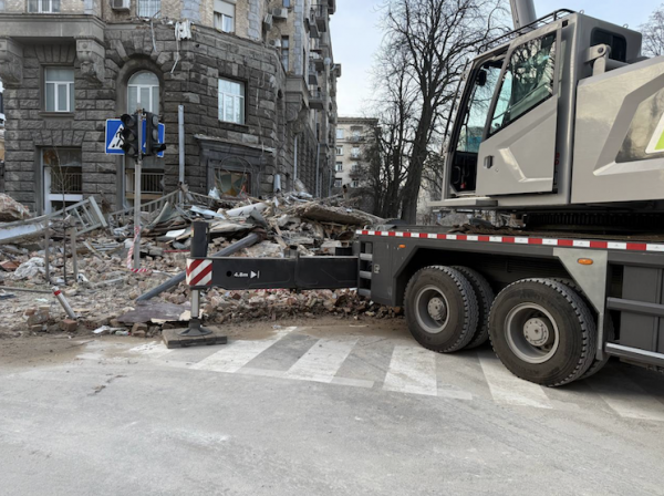 Emergency work is underway at the site /></p>
<p> Aftermath of the attack </p>
<ul>
<li>Yesterday morning, the Russian army attacked Kyiv with drones. There was damage in the Pechersk and Svyatoshinsky districts. In the first, a residential building and the National Bank building were damaged. As a result of the Russian strike, two people were killed – the spouses of scientists Igor Zima and Olesya Sokur. Another seven Kiev residents were injured. At least three had to be hospitalized. In the Svyatoshinsky district, the enemy damaged tram tracks. The high-speed tram service was suspended, but repairmen quickly repaired the damaged sections. </li>
</ul>
<p><!--noindex--></p>
<p><a rel=