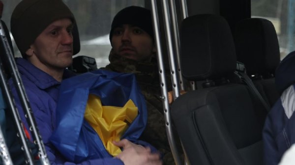 Zelensky reported the return of 25 seriously ill and wounded Ukrainians from captivity (PHOTOS)