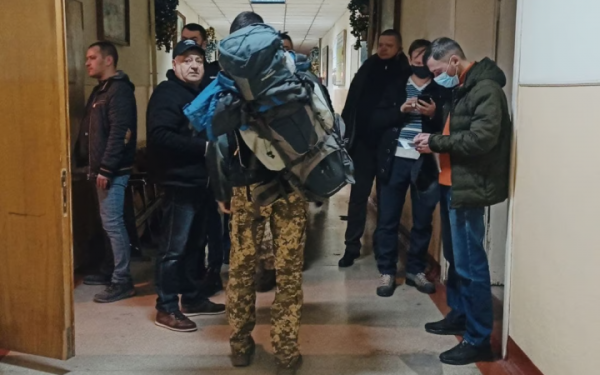 The limited fitness plan is to extend the period for re-examination of the military medical commission by at least 3 months in Chernivtsi Regional TCC and SP 

<p>The Office of the President is initiating an extension of the deadline for re-examination of limited-fit Ukrainians and Ukrainian women. </p>
<p>This was announced by Deputy Head of the Office of the President Iryna Vereshchuk on the air of the telethon “Edinye Novosti”, the presidential press service reports. </p>
<p>According to her, <b>a million people previously recognized as limited-fit will not have time to re-pass the military medical commission before February 4</b>, as required by law. </p>
<p>“Recently, the Office of the President has started receiving appeals from public organizations and individuals on this issue. We analyzed it, saw that there really is a problem, reported it to the President and received instructions to take all urgent measures to adequately solve the problem that has arisen today,” said Irina Vereshchuk. </p>
<p>A team with the participation of people's deputies is developing the necessary legislative changes. </p>
<blockquote class=