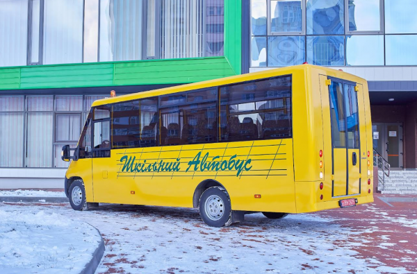  На шасси Peugeot Boxer: в Украине создали новый школьный автобус 