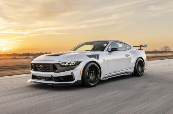  Ford Mustang превратили в суперкар для дрифта 