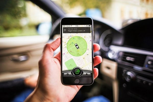 GPS tracker for cars: how it works and is it worth spending money on it