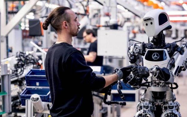 Mercedes-Benz introduces robots and artificial intelligence in car production: details