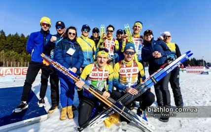 Мужская сборная Украины по биатлону отдала почетный приз норвежке, которая перенесла операцию на сердце