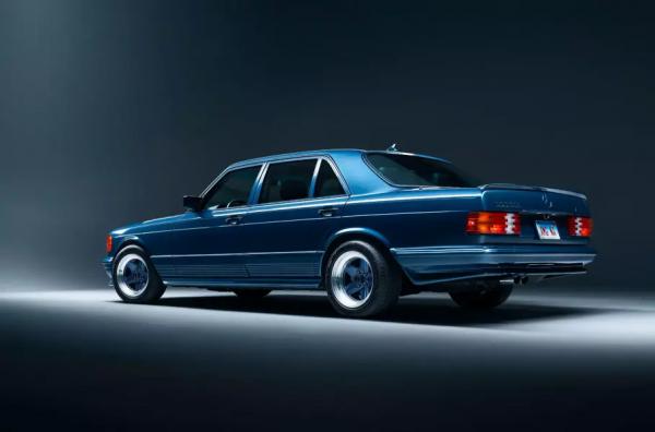 With exclusive tuning: unique Mercedes-Benz 500 SEL to be sold at auction