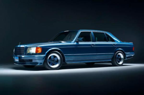 With exclusive tuning: unique Mercedes-Benz 500 SEL to be sold at auction