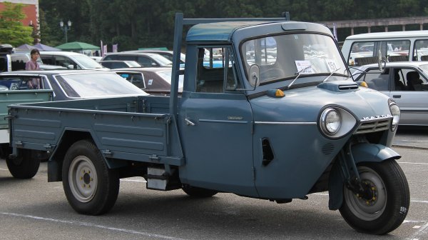 Three-wheeled cars: who they were made for and who bought them