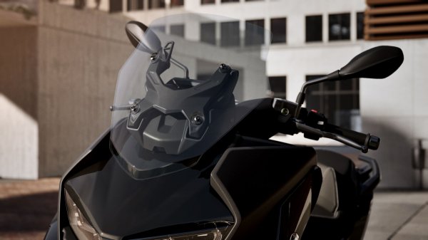 Summer Transportation: How to Choose a Used Scooter