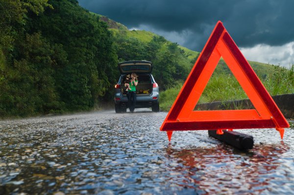 Towards the elements: what is the danger of strong winds for cars